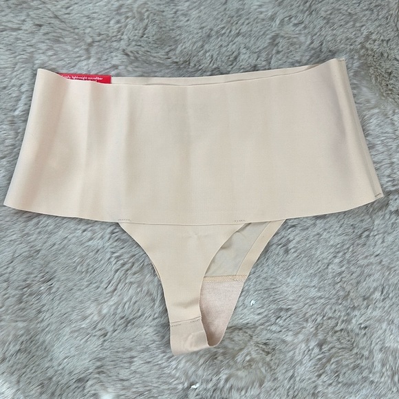 SPANX | Undie-tectable® Smoothing Thong, in Soft Nude, Size S, NWT - Picture 4 of 10